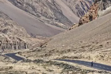 manali leh highway bicycle trip